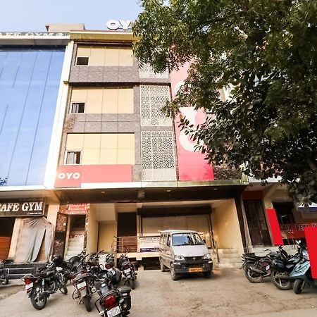 Hotel O Sunrise Guest House Gurgaon Esterno foto