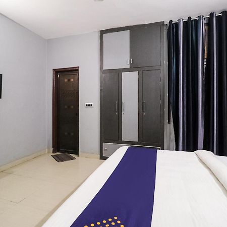 Hotel O Sunrise Guest House Gurgaon Esterno foto