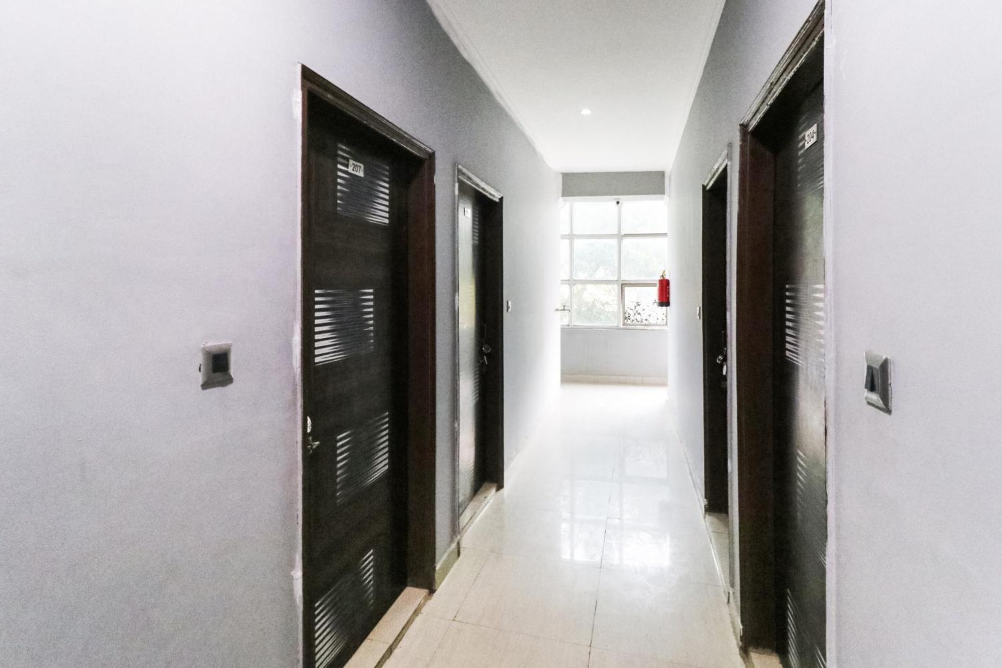 Hotel O Sunrise Guest House Gurgaon Esterno foto