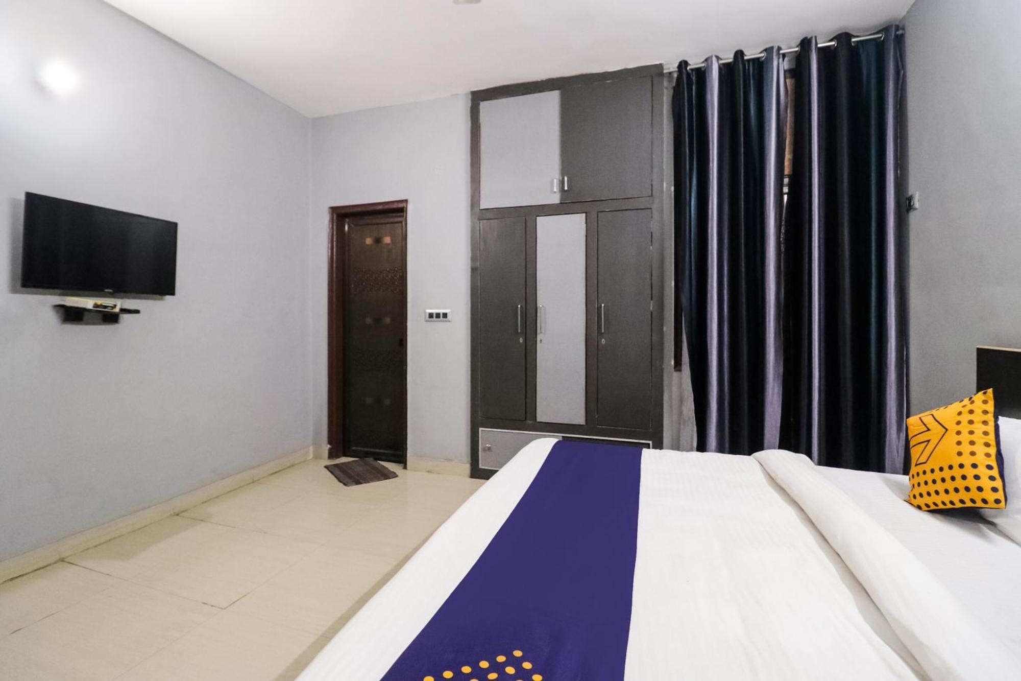 Hotel O Sunrise Guest House Gurgaon Esterno foto