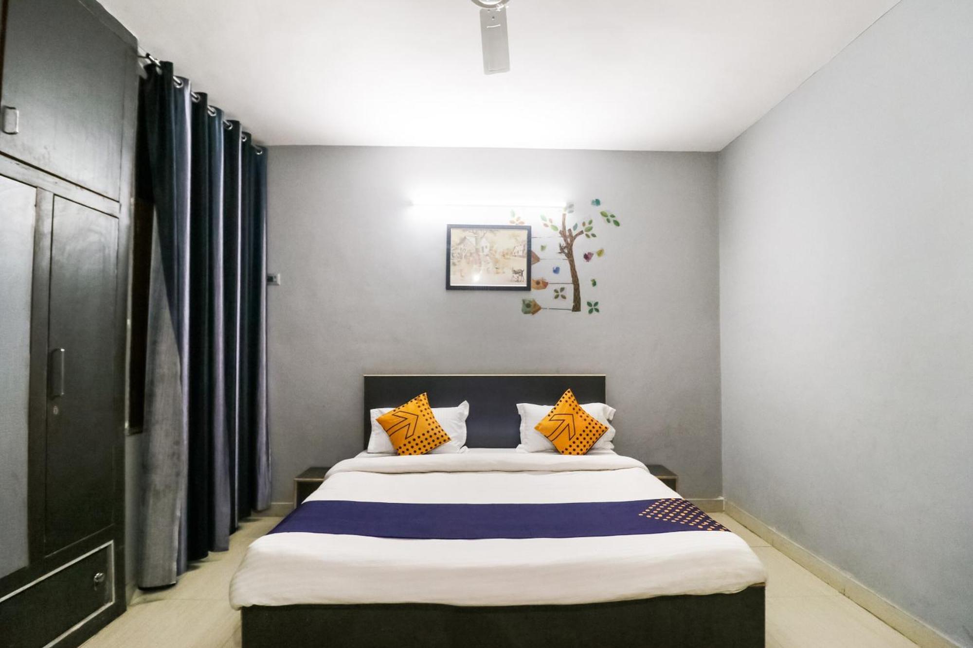 Hotel O Sunrise Guest House Gurgaon Esterno foto