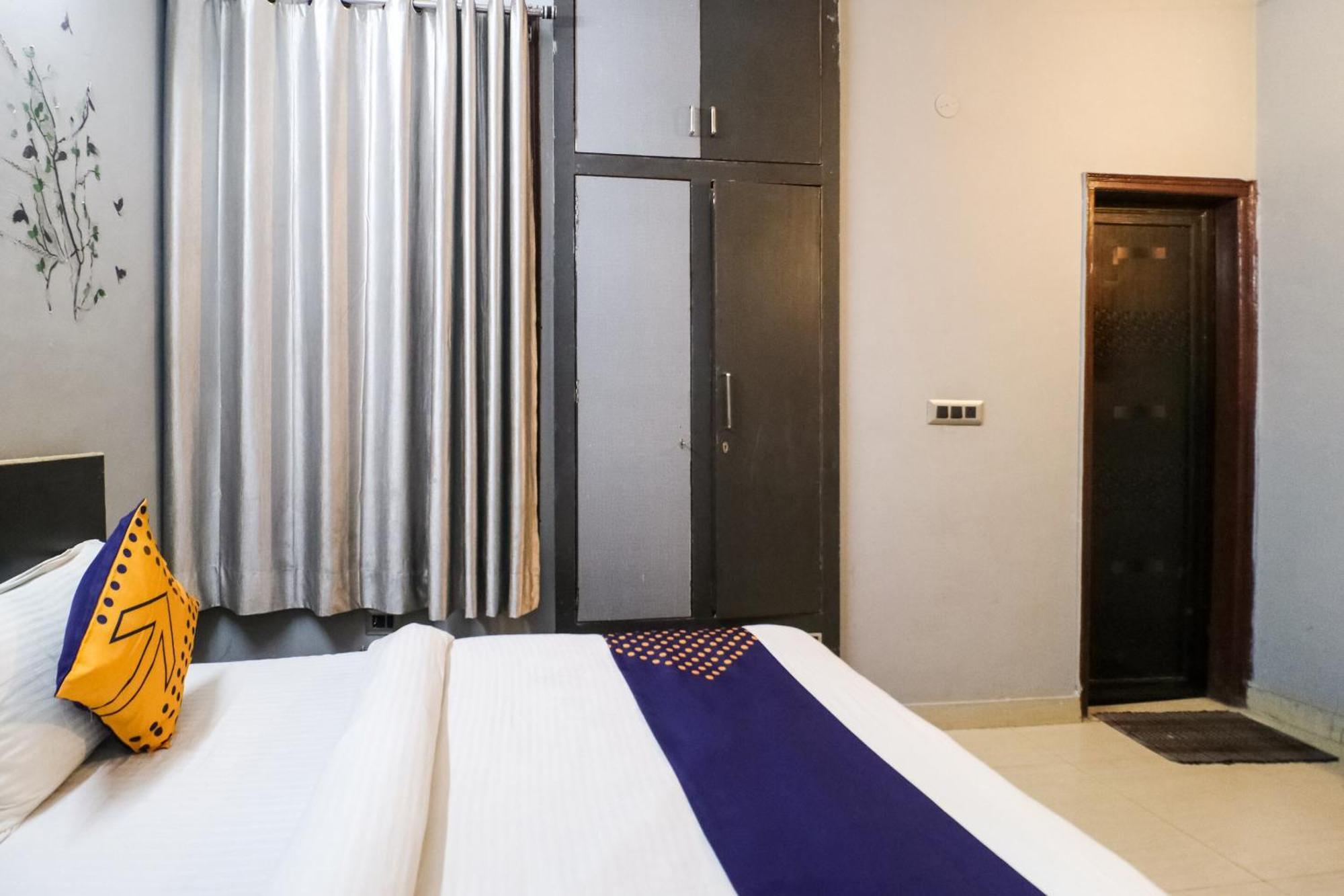 Hotel O Sunrise Guest House Gurgaon Esterno foto