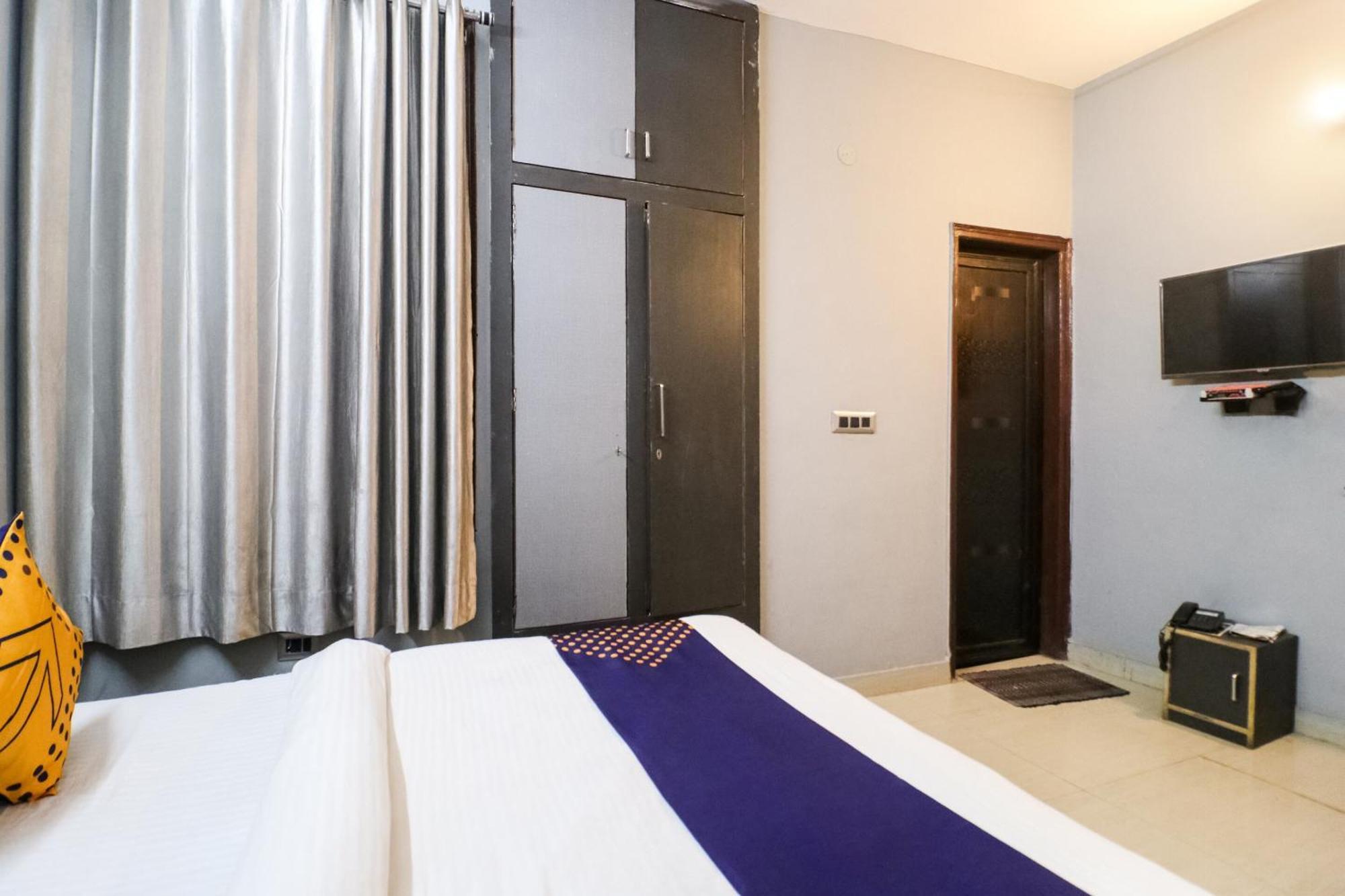 Hotel O Sunrise Guest House Gurgaon Esterno foto