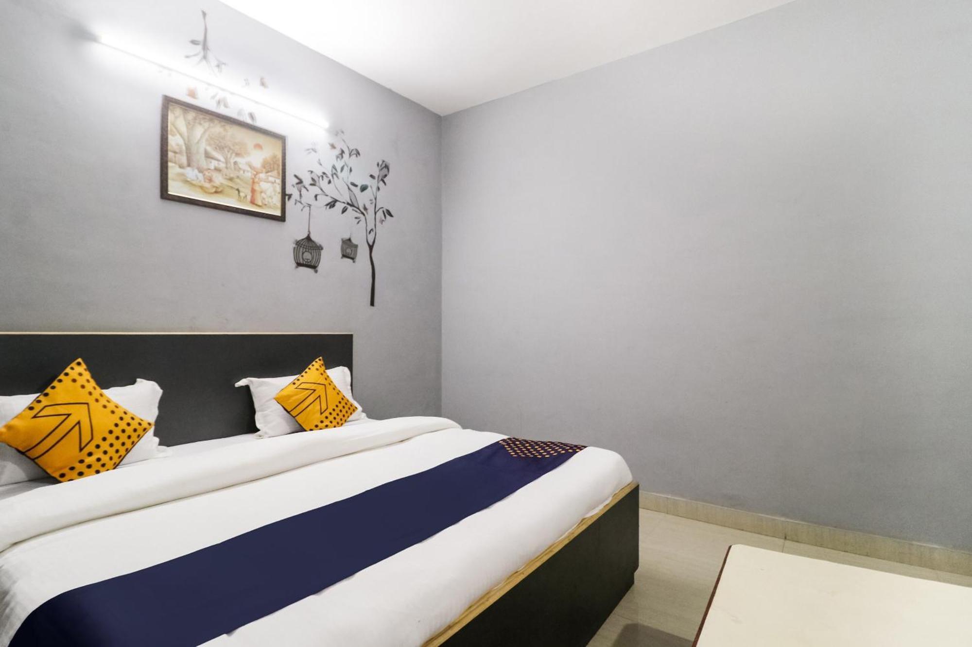 Hotel O Sunrise Guest House Gurgaon Esterno foto