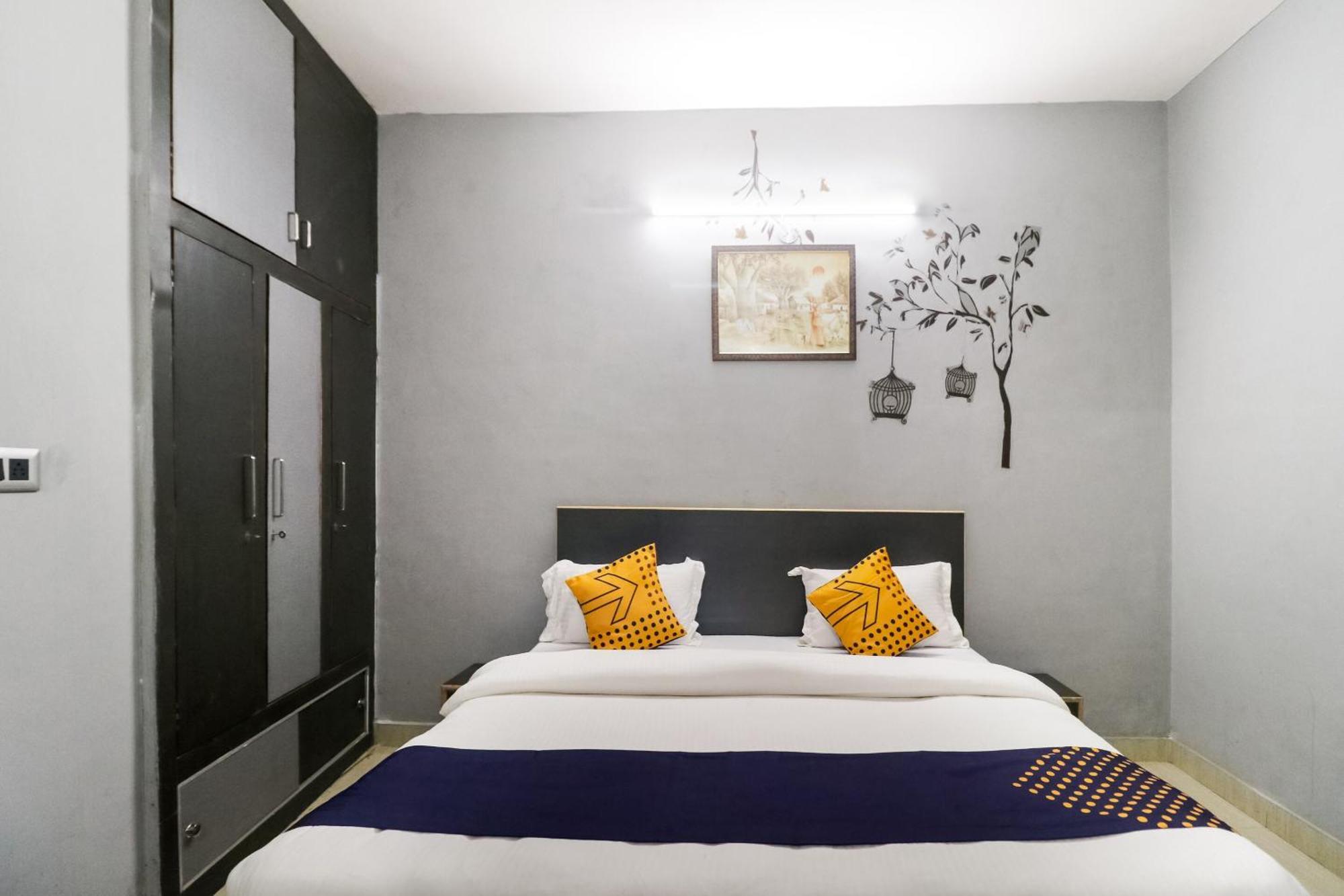 Hotel O Sunrise Guest House Gurgaon Esterno foto